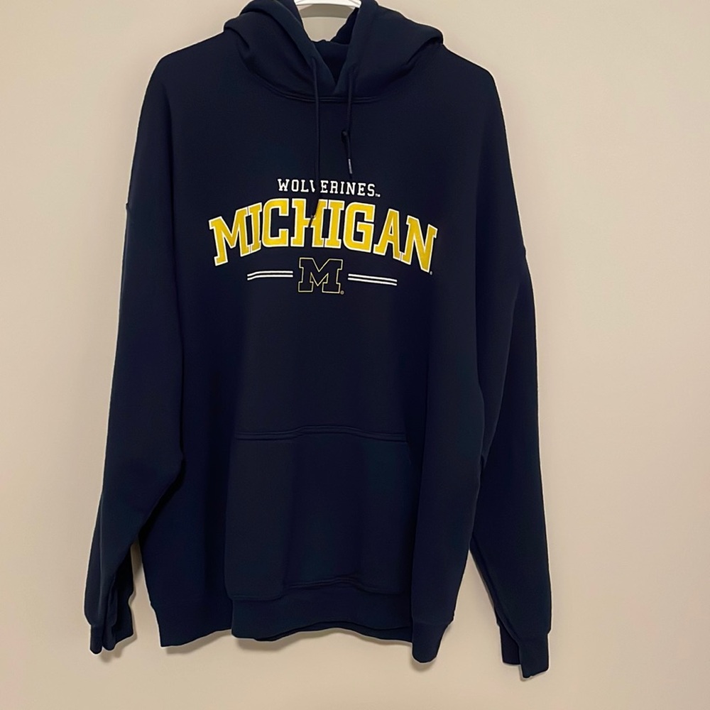 Plus Size Gildan Hoodie. University of Michigan. 2XL.